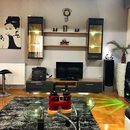 Apartments Near City Center Скопье Экстерьер фото