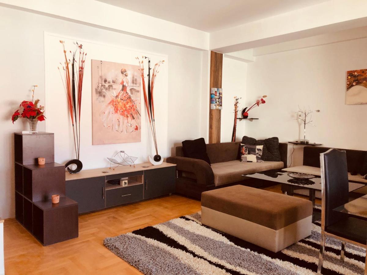 Apartments Near City Center Скопье Экстерьер фото