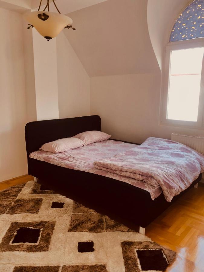 Apartments Near City Center Скопье Экстерьер фото